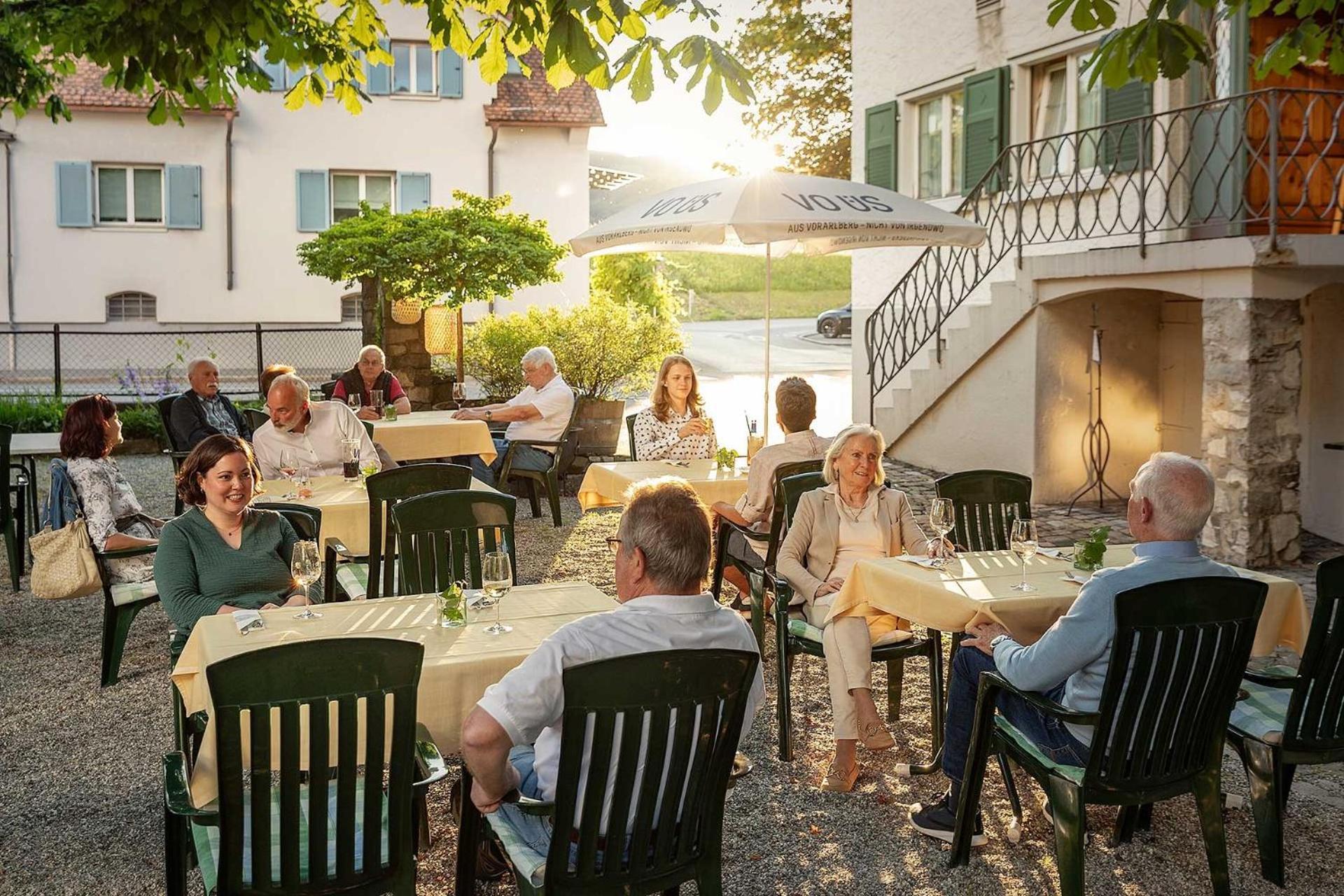 Hotel Gasthof Kroenele Лустенау Екстериор снимка