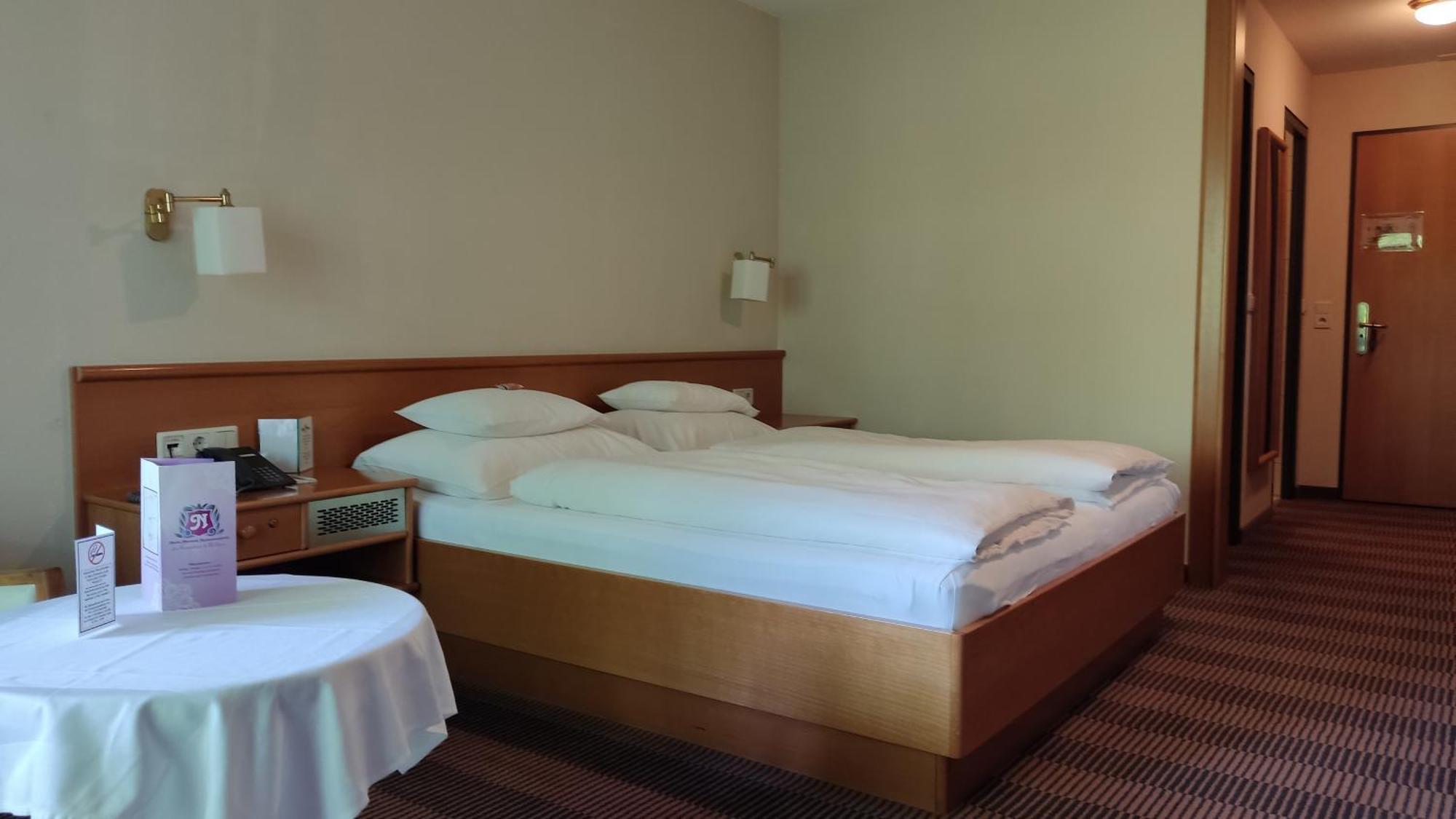 Hotel Gasthof Kroenele Лустенау Екстериор снимка