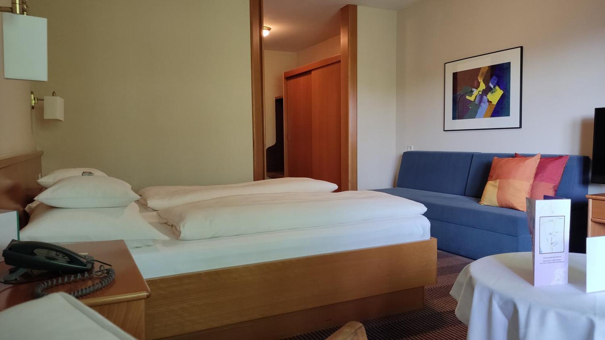Hotel Gasthof Kroenele Лустенау Екстериор снимка