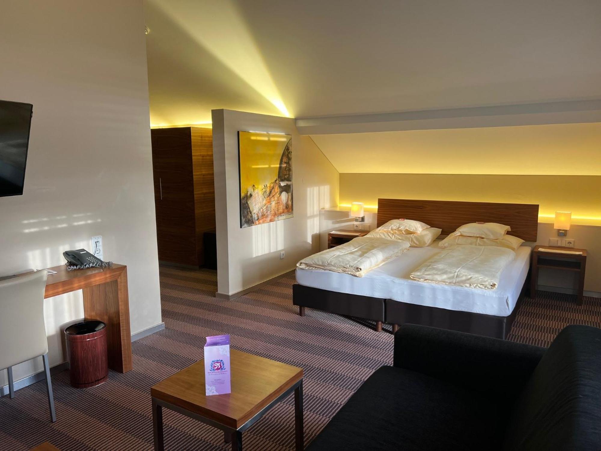 Hotel Gasthof Kroenele Лустенау Екстериор снимка