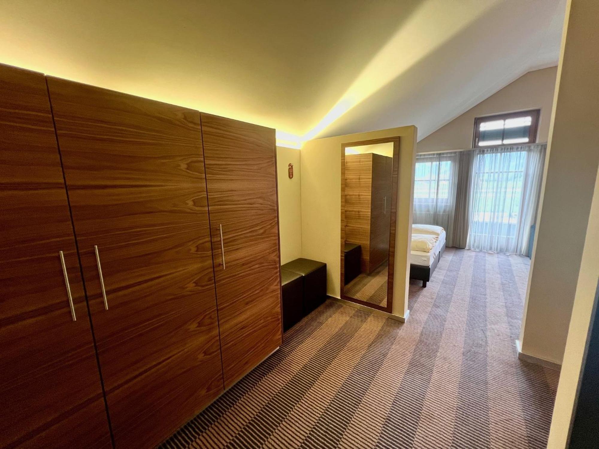 Hotel Gasthof Kroenele Лустенау Екстериор снимка